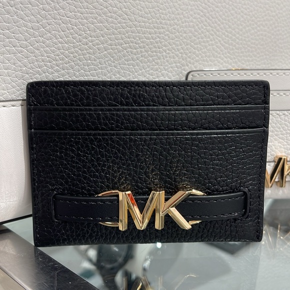 MICHAEL KORS
Reed Large Pebbled Leather Card Holder Case Wallet 
COLOR BLACK
NWT - Picture 11 of 16
